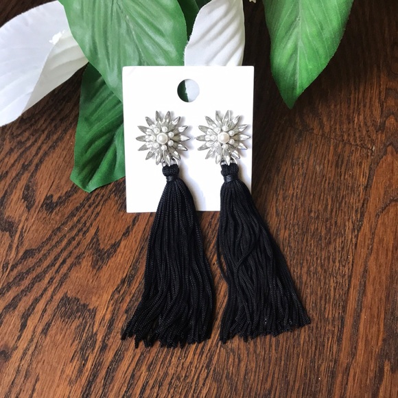 Forever 21 Jewelry - NEW WITH TAGS! Glamorous Black tassel stud drop earrings with pearls